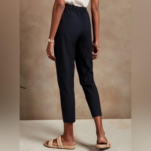 Banana Republic Black Cropped Ankle Pants - Picture 2 of 7